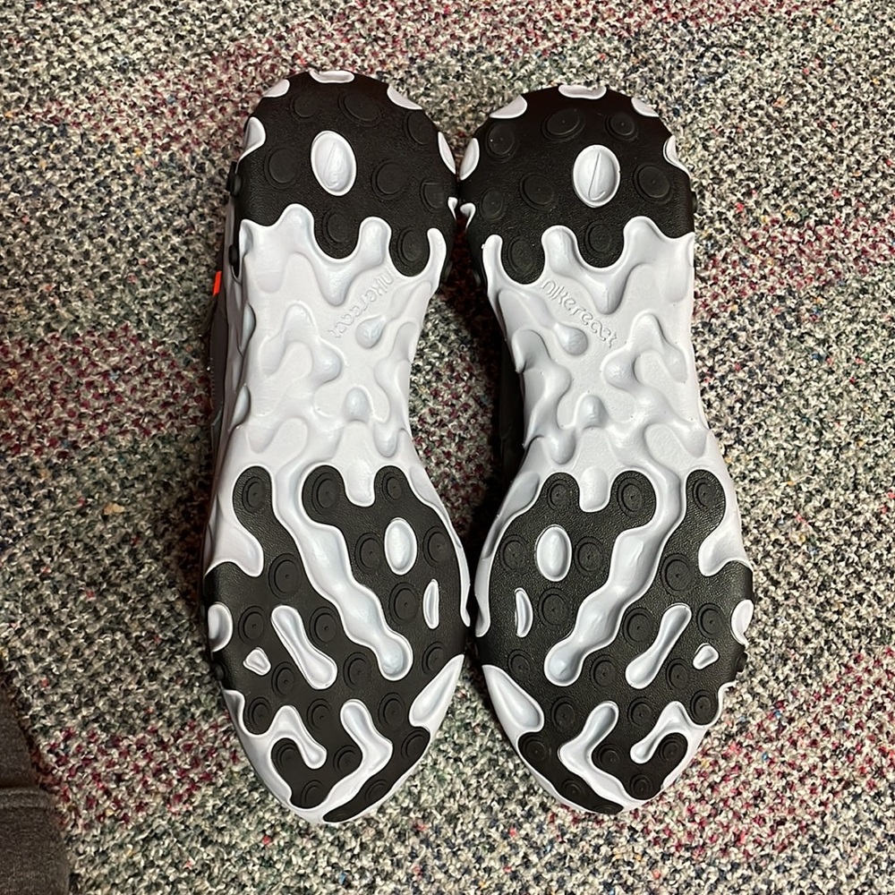 Nike - Picture 7 of 7